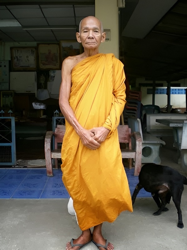 Le très Vénérable LP Kloy du Wat Phu Khao Thong