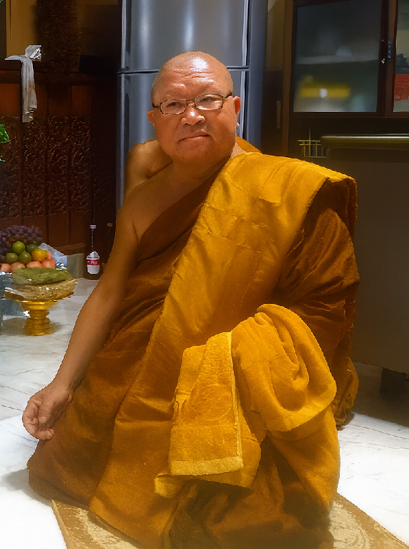 Le vénérable Luang Phor Sawae