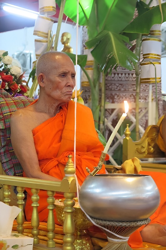 Le très Vénérable LP Huan Phuriphatto du Wat Putthaïsawan (province d'Ayutthaya)