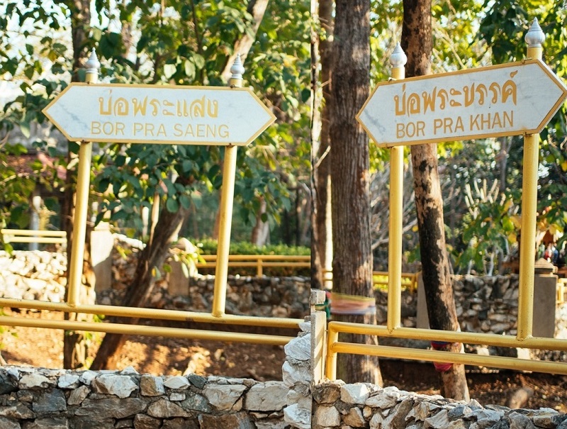 Bassin d'Argiles du site Bor Phra Saeng et de Bor Pra Khan.