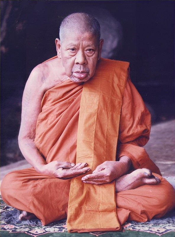 Le très vénérable Luang Phor Saeng Thammasaro du Wat Tham Phra Phuttha Kosit