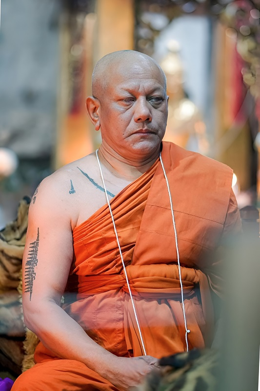 Vénérable Phra Ajarn Prasot au Wat Nai Tao