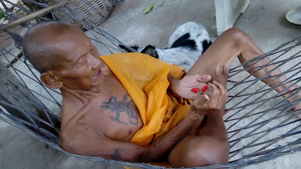 Le très vénérable LP Chang Kantasaro du monastère Samnak Song Nong Yai Mao (5)