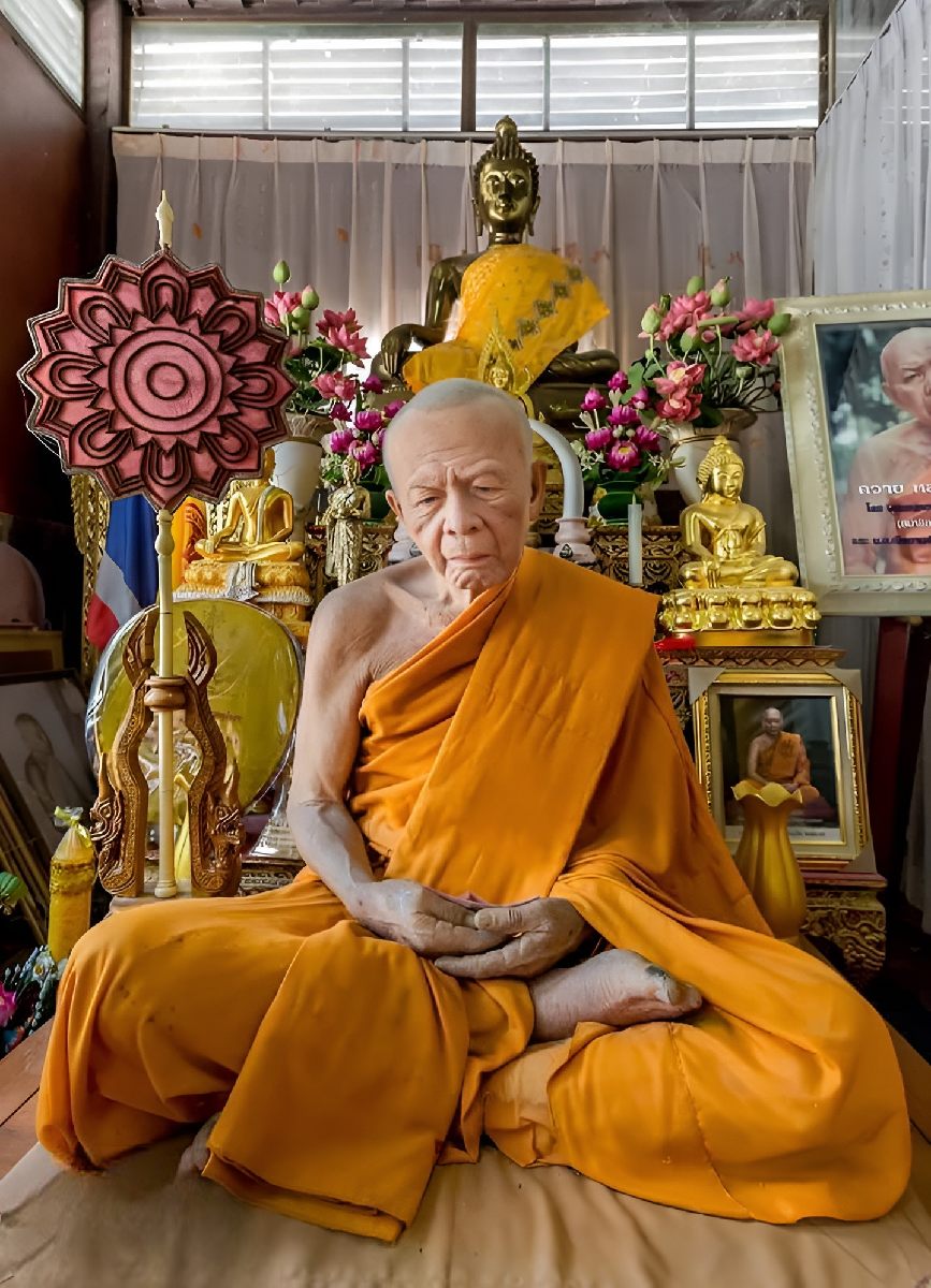 Le célèbre Luang Phor Tim Isariko