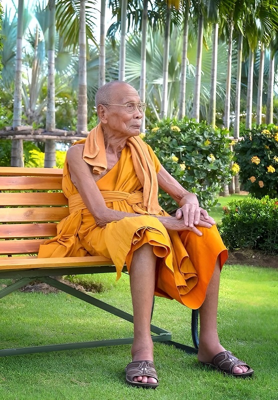 Le très vénérable LP Pian Akkadhammo du Wat Kroen Kathin de la province de Lopburi (3) Le très vénérable Luang Phor Pian Akkadhammo du Wat Kroen Kathin